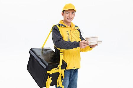風雨兼程的溫暖使者 送餐員小哥與城市外賣遞送服務的日常